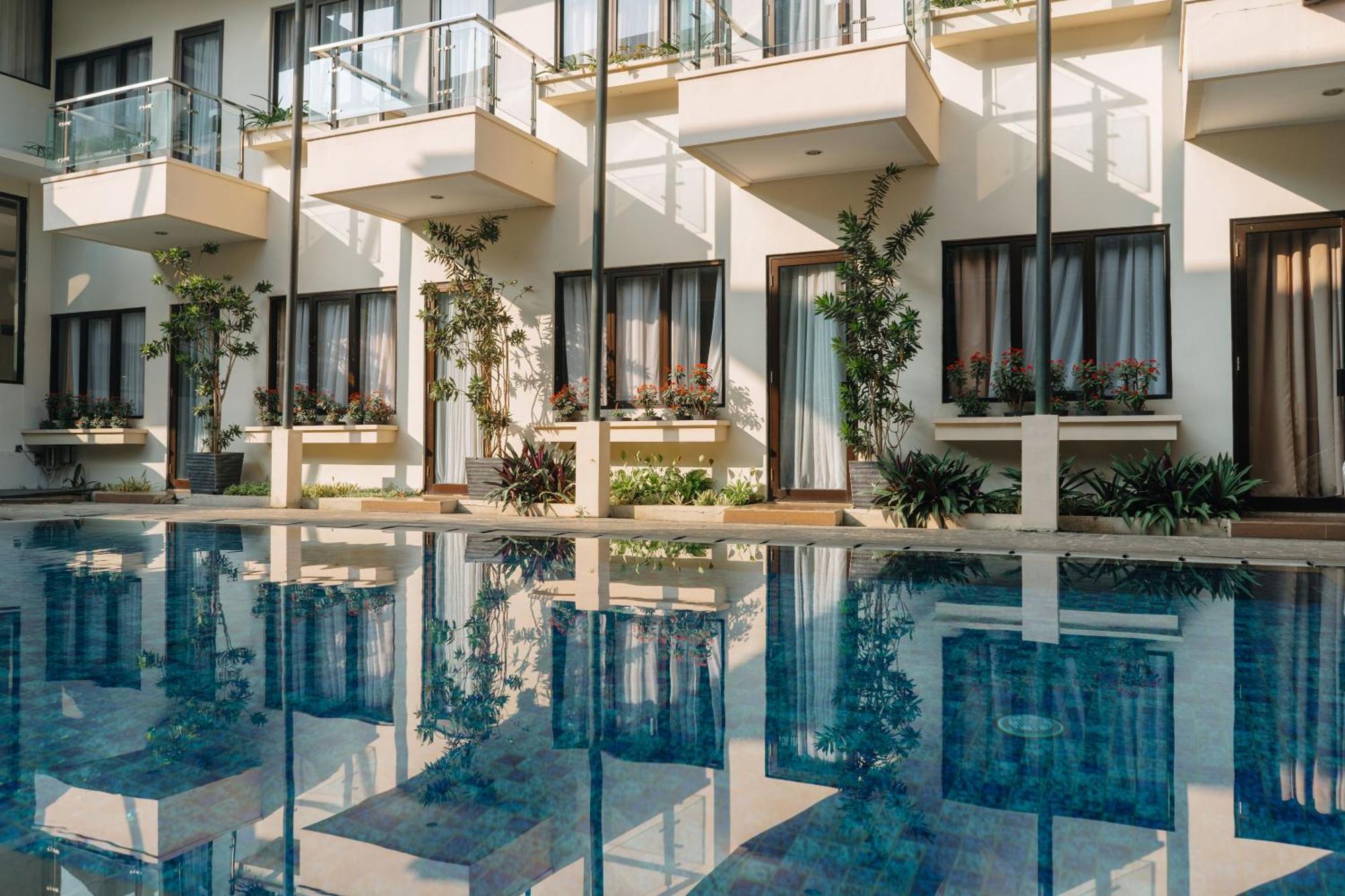 Anugrah Hotel Sukabumi Exterior foto